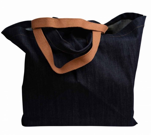 I dette handlenette får du plass til mye, faktisk to 1,5 l kartonger i bredden